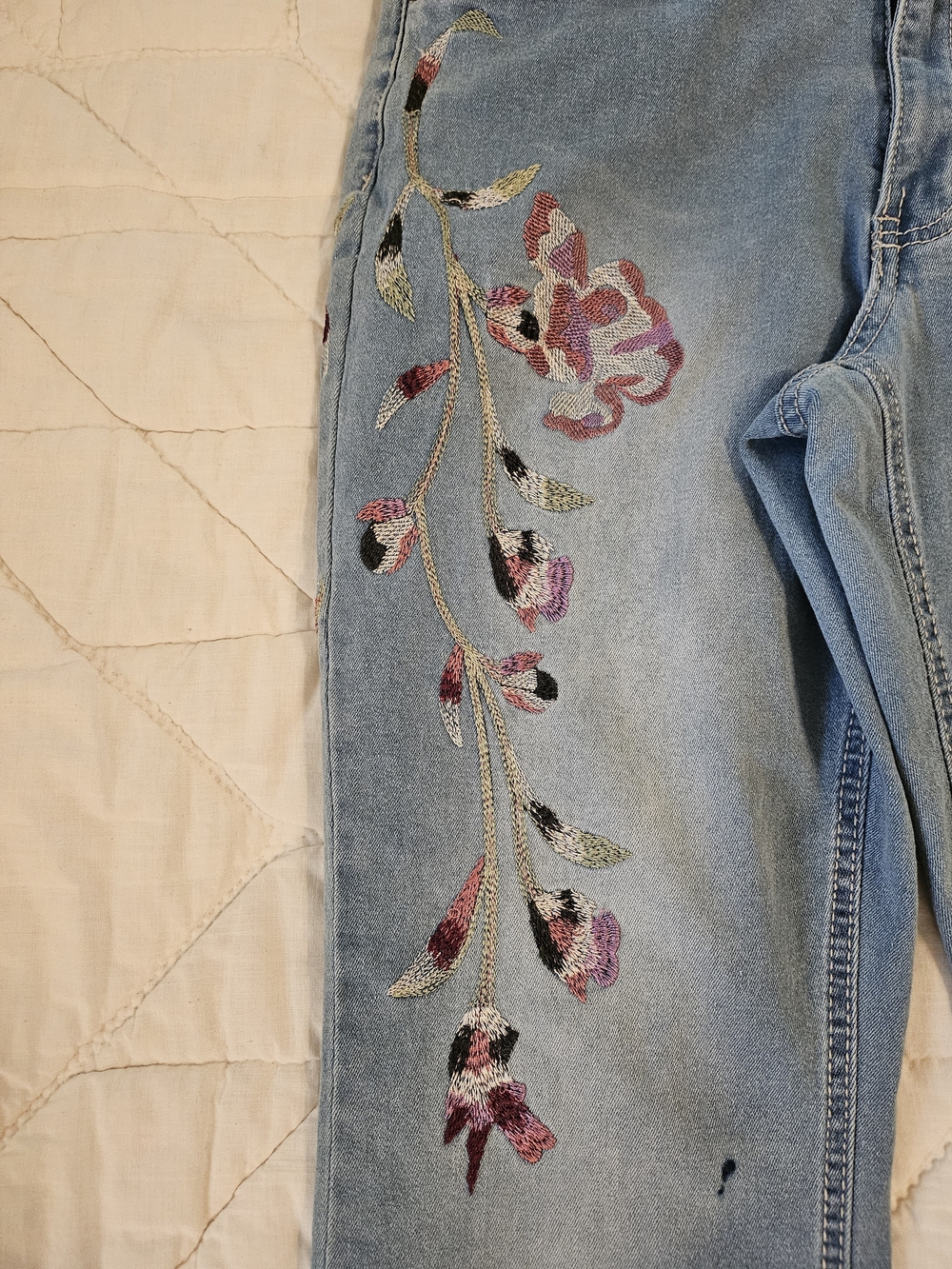 VENUS Mid Rise Floral Embroidered Jeans- Size 10 - Picture 8 of 12